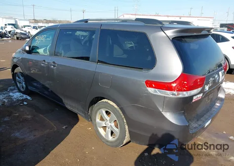 2011 Toyota Sienna Le V6 из США, поврежденный, VIN 5TDKK3DC4BS141937